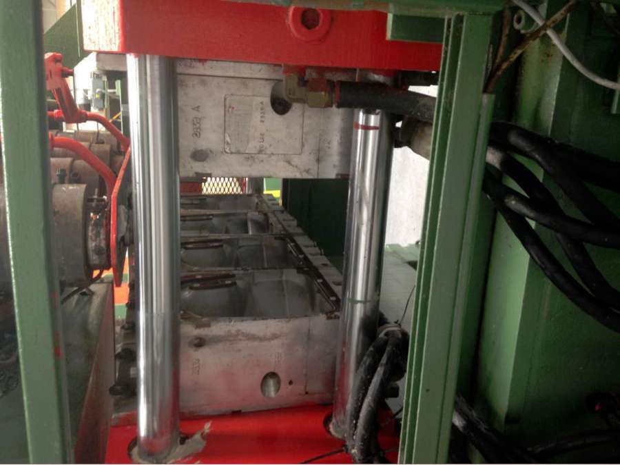 Uniloy 350R2 Blowmolding machine 