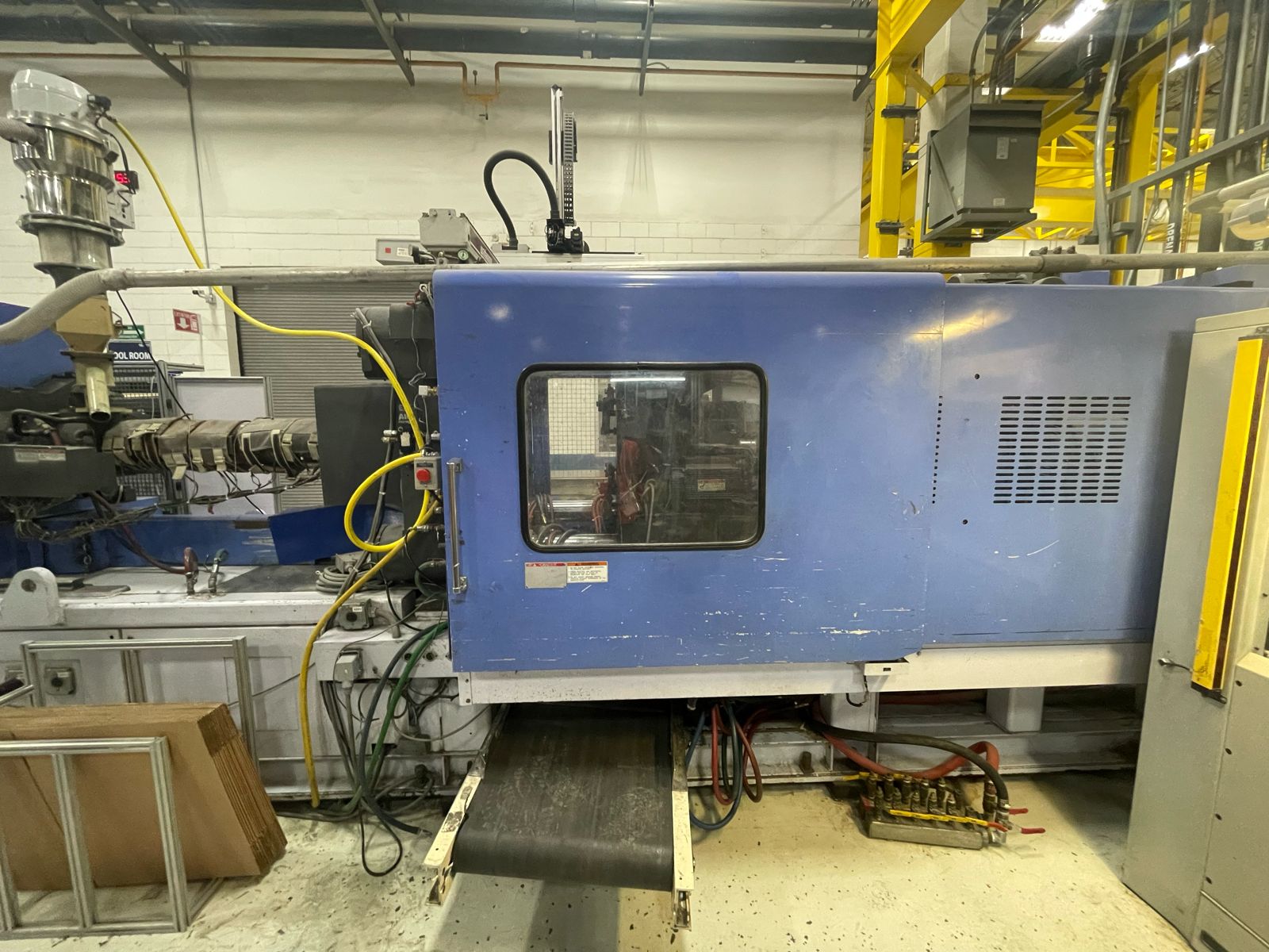 385 TON INJECTION MOLDING MACHINE ALL ELECTRIC JSW MODEL 385EL III, YEAR 2005